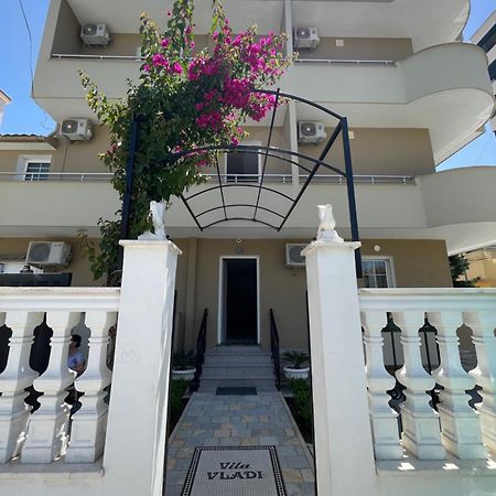 Vila Vladi Durrës Esterno foto