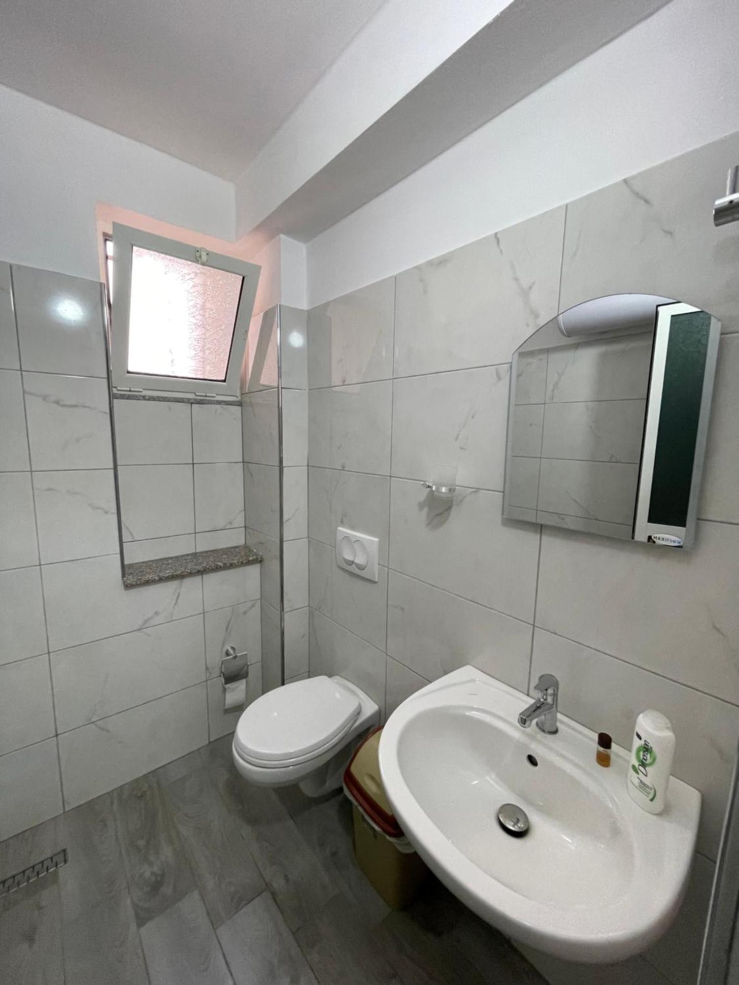 Vila Vladi Durrës Esterno foto