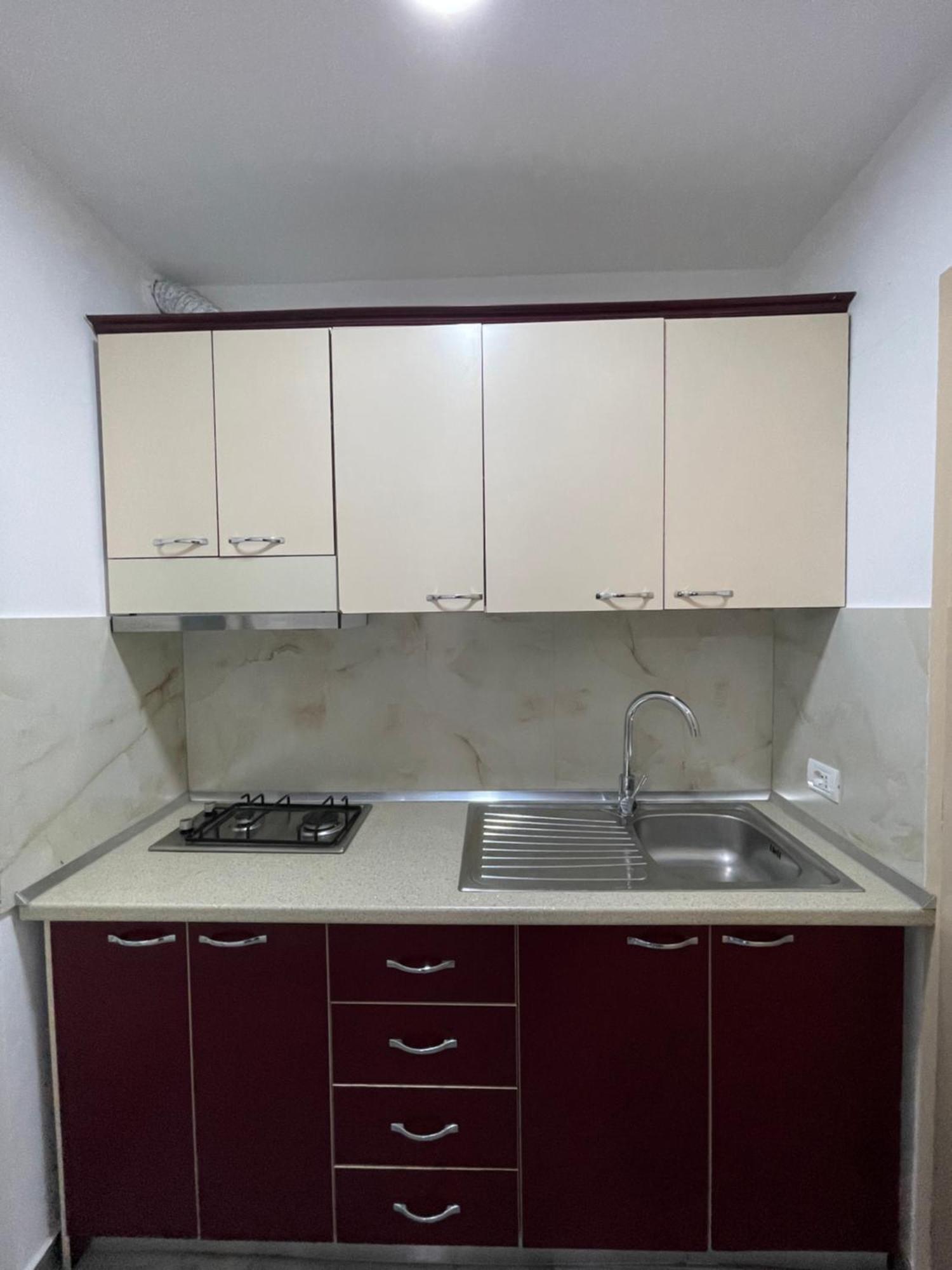 Vila Vladi Durrës Esterno foto