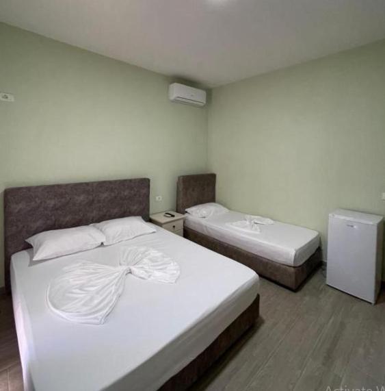 Vila Vladi Durrës Esterno foto